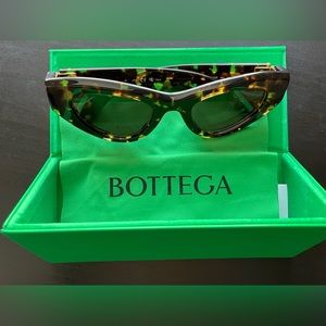 Bottega Veneta Cat Eye Sunglasses